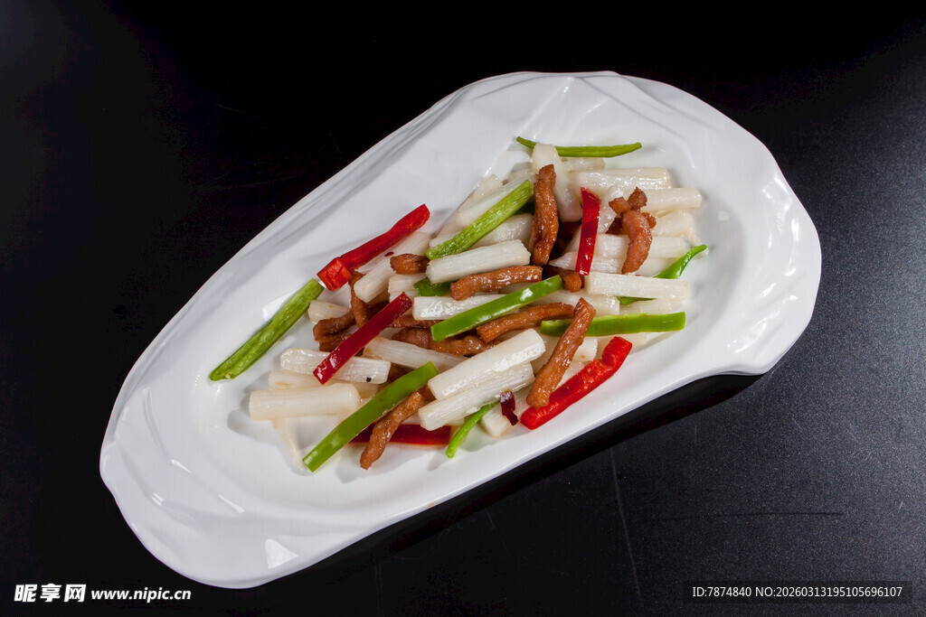 香辣爽口的特色炒鱼丝