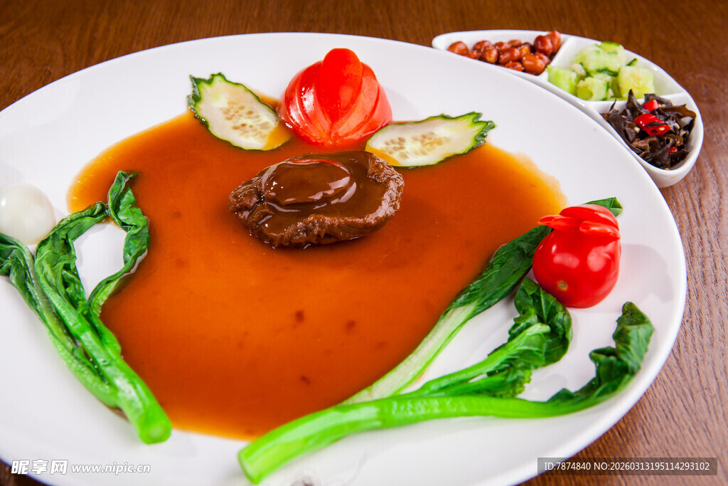 鲍汁扣辽参配时蔬