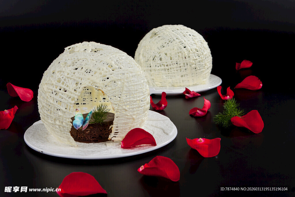 浪漫纸杯蛋糕与蕾丝装饰