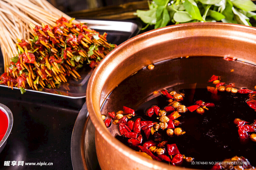 鲜香火锅锅底 诱人食材