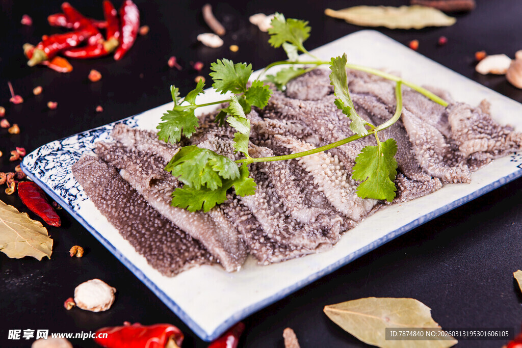 美味卤牛肉摆盘精致