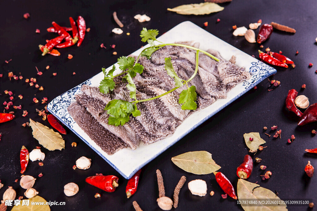 美味卤牛肉摆盘展示