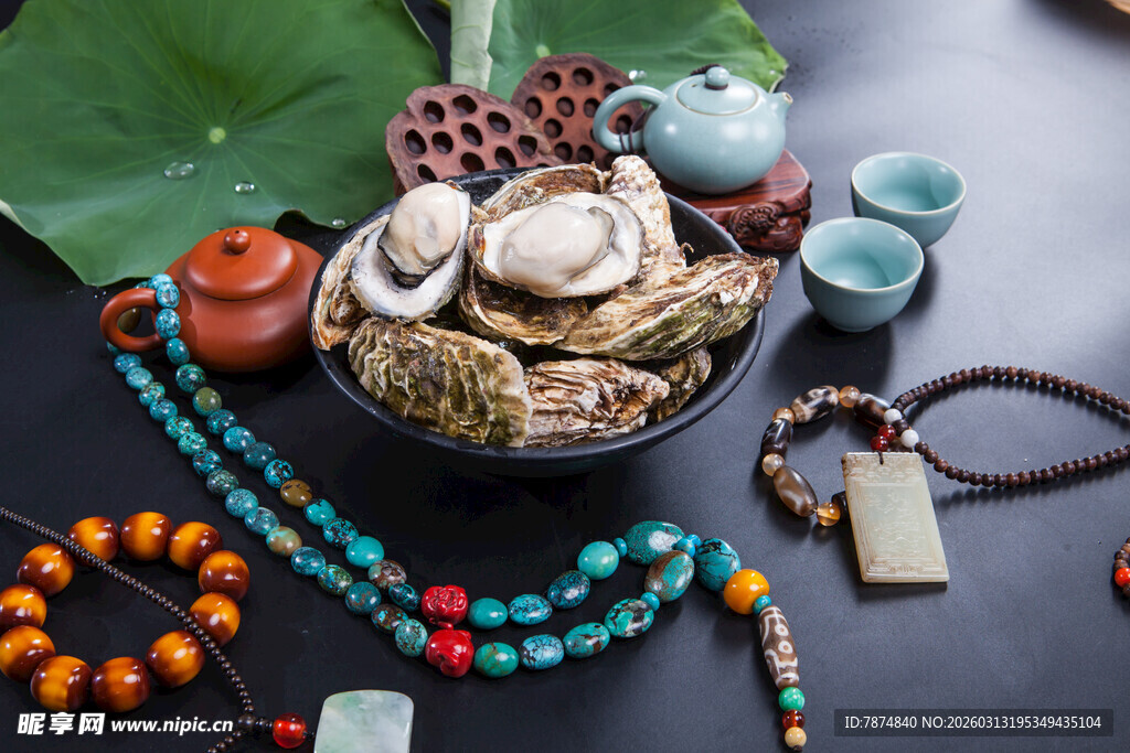 传统文玩饰品展示