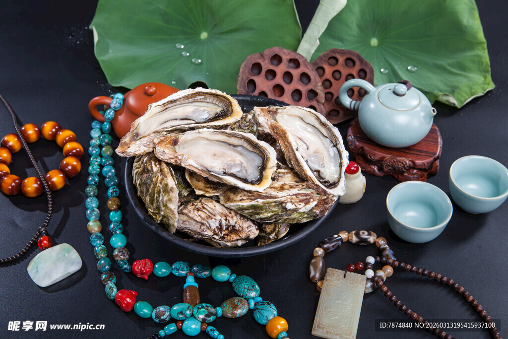 中式古风古玩与海味组合