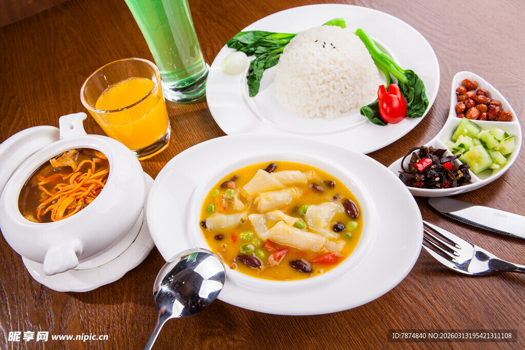 丰盛泰国风味美食套餐