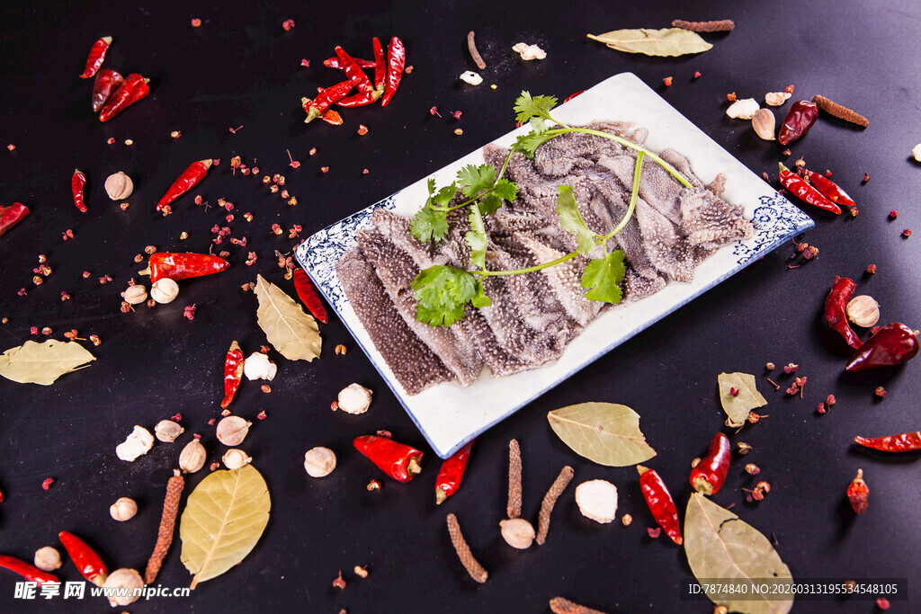 美味卤味肉片 香料环绕