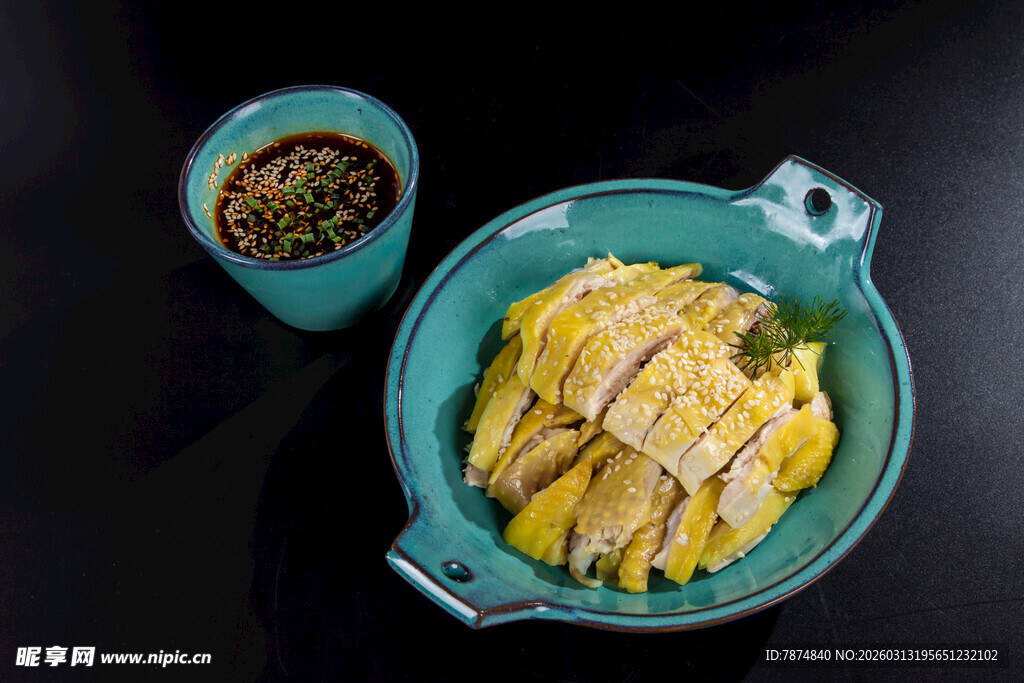 美味白切鸡及蘸料