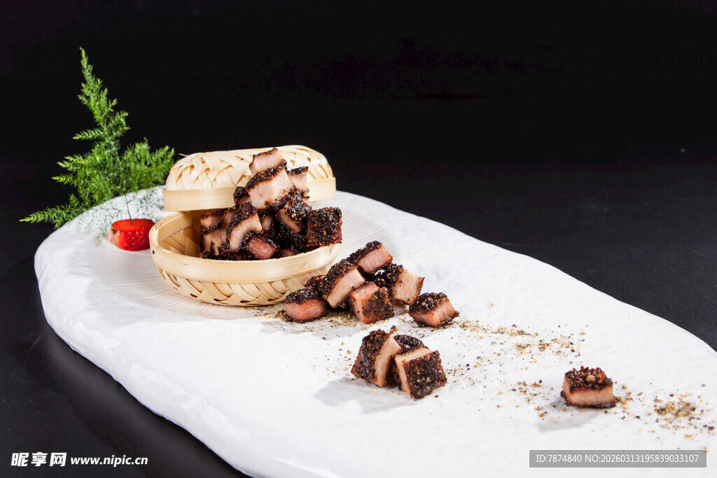 精致巧克力甜点摆盘