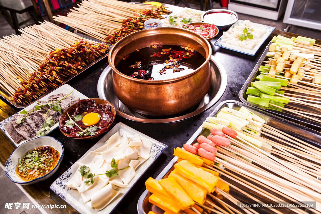 丰盛烧烤火锅美食拼盘