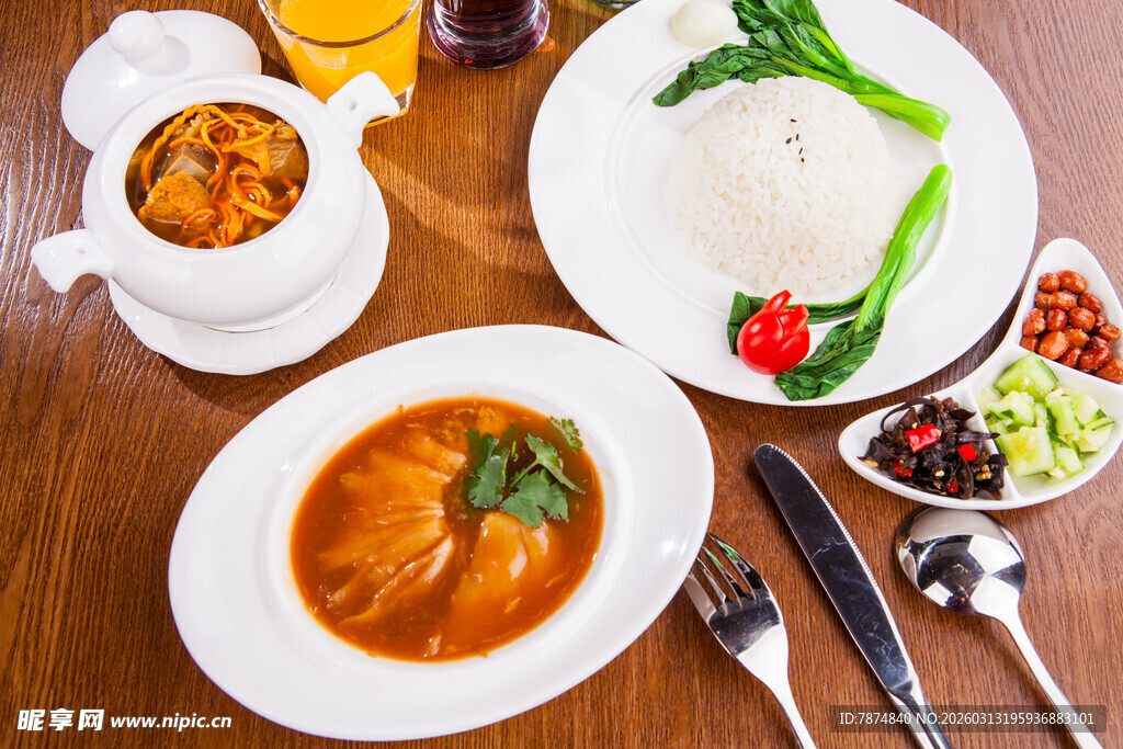 丰盛中式菜肴美食组合