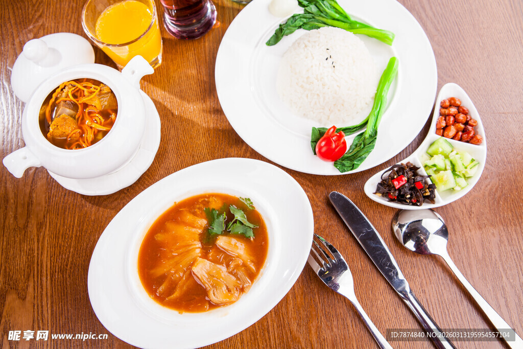 丰盛多样的美味正餐