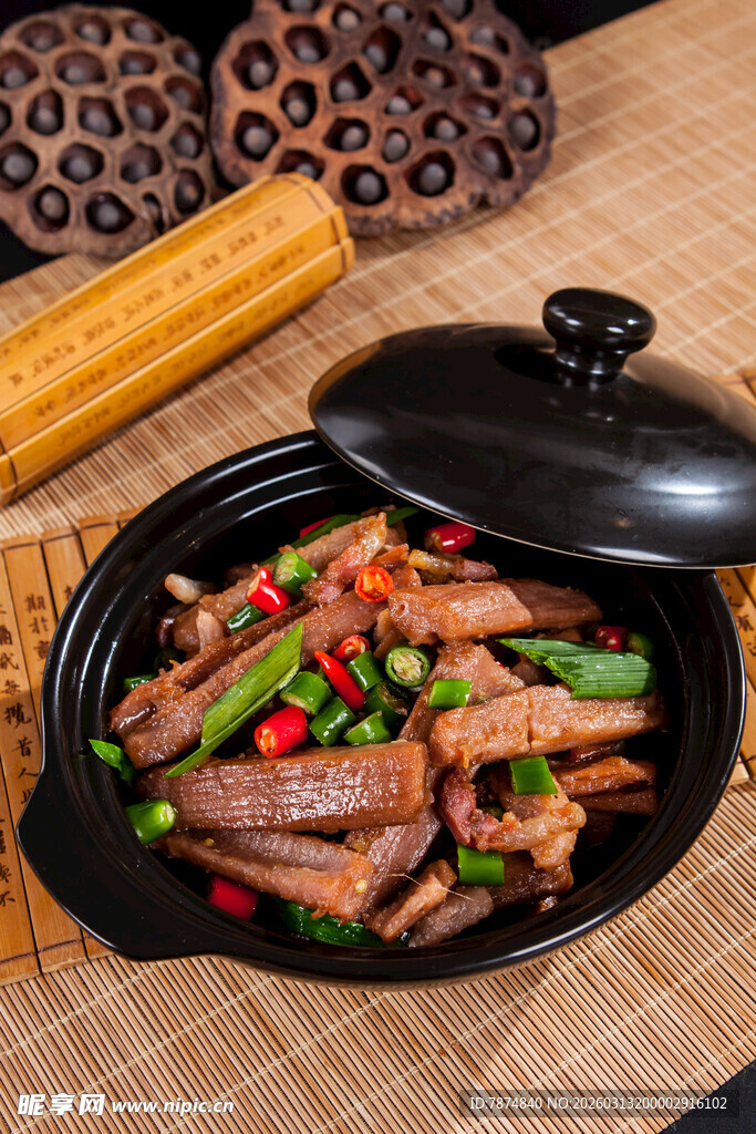 香煎鸭胸配彩椒