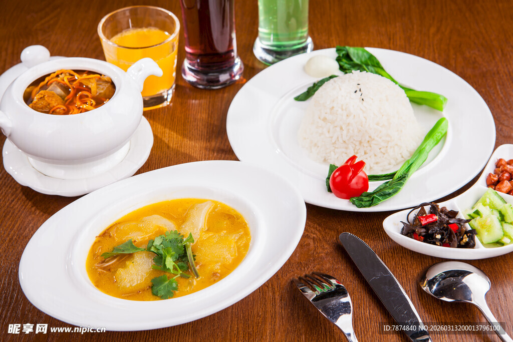 丰盛美味东南亚特色餐食