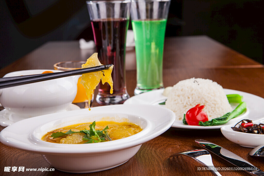 丰盛美味中式餐桌美食