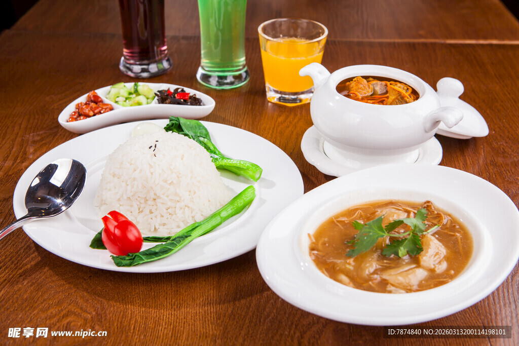 丰盛美味的亚洲特色餐食