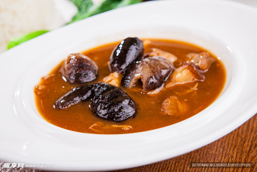 红烧排骨炖香菇