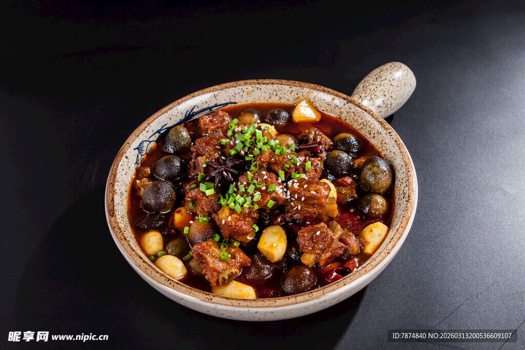 美味香辣田螺煲