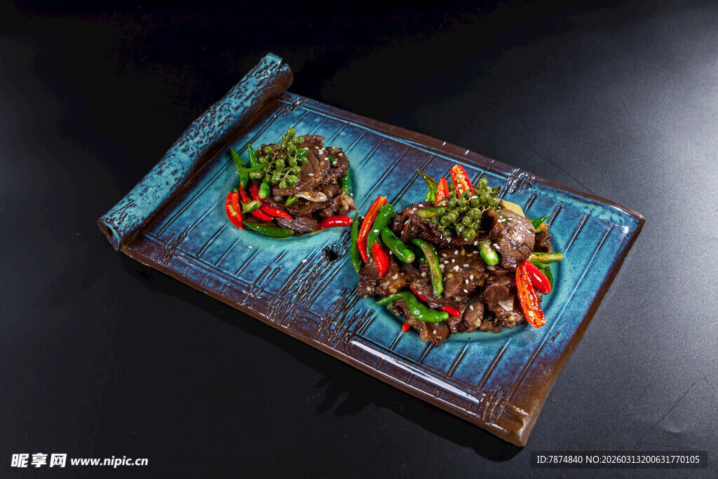 美味双拼烤肉摆盘