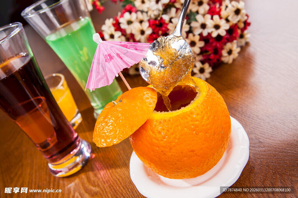 创意橙子鸡尾酒与多彩饮品