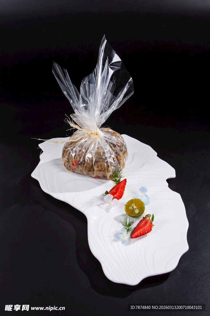 袋装美食配精致摆盘