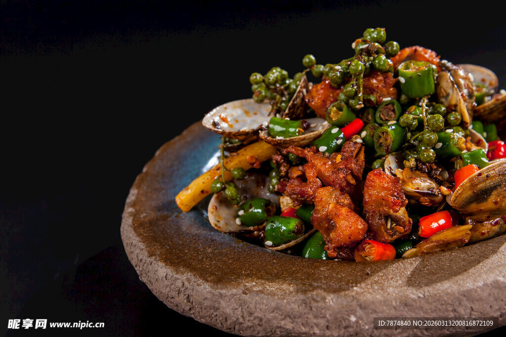 香辣美味炒蛙肉