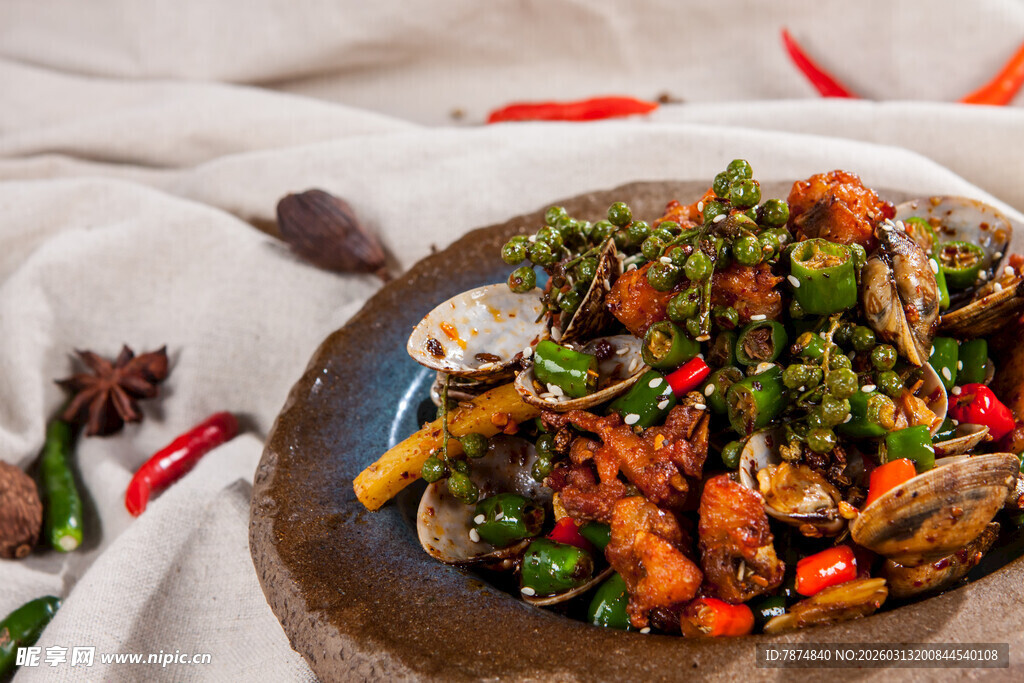 香辣可口的特色炒田螺