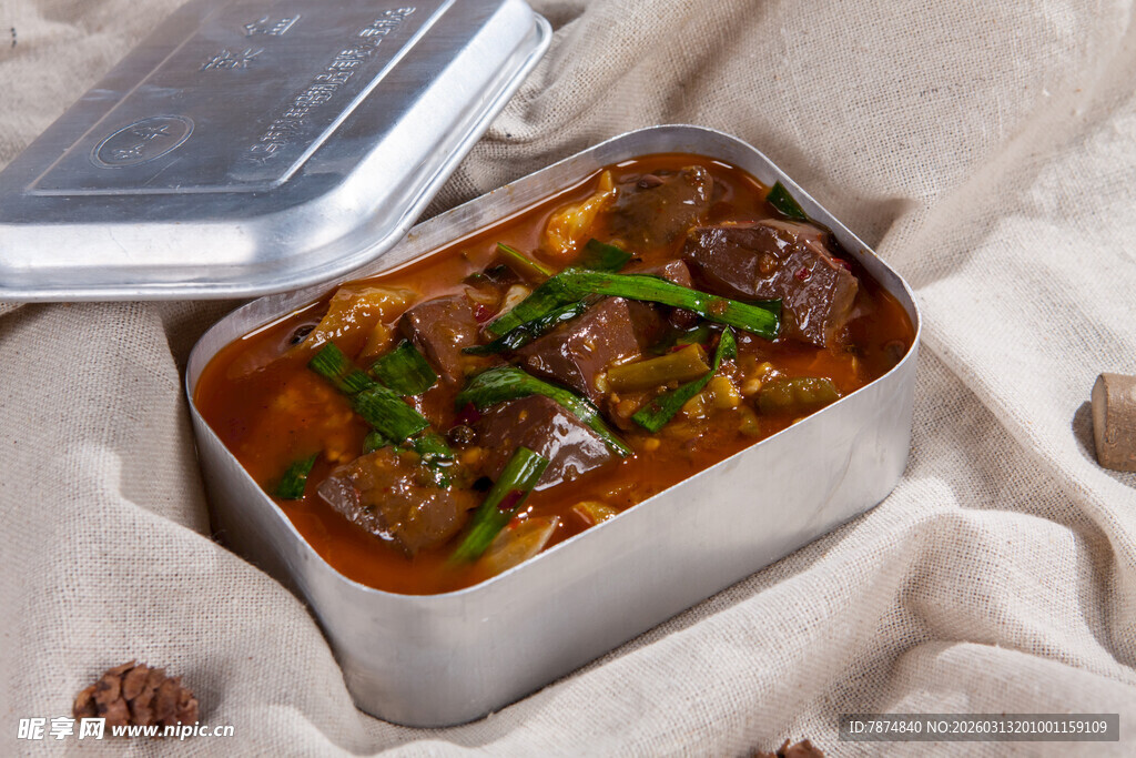 美味烤菜配肉丸