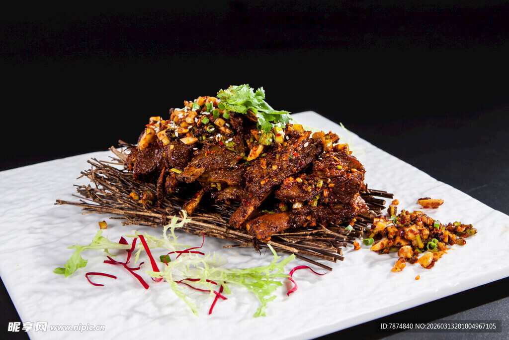 美味烤排骨摆盘精致