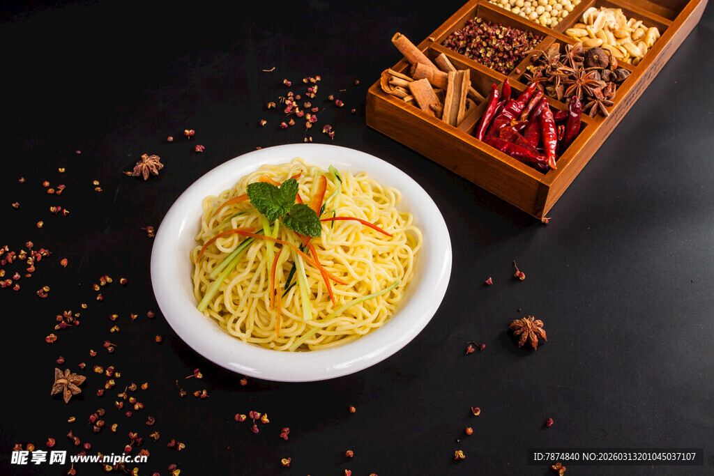 美味蛋炒饭 搭配干果香料