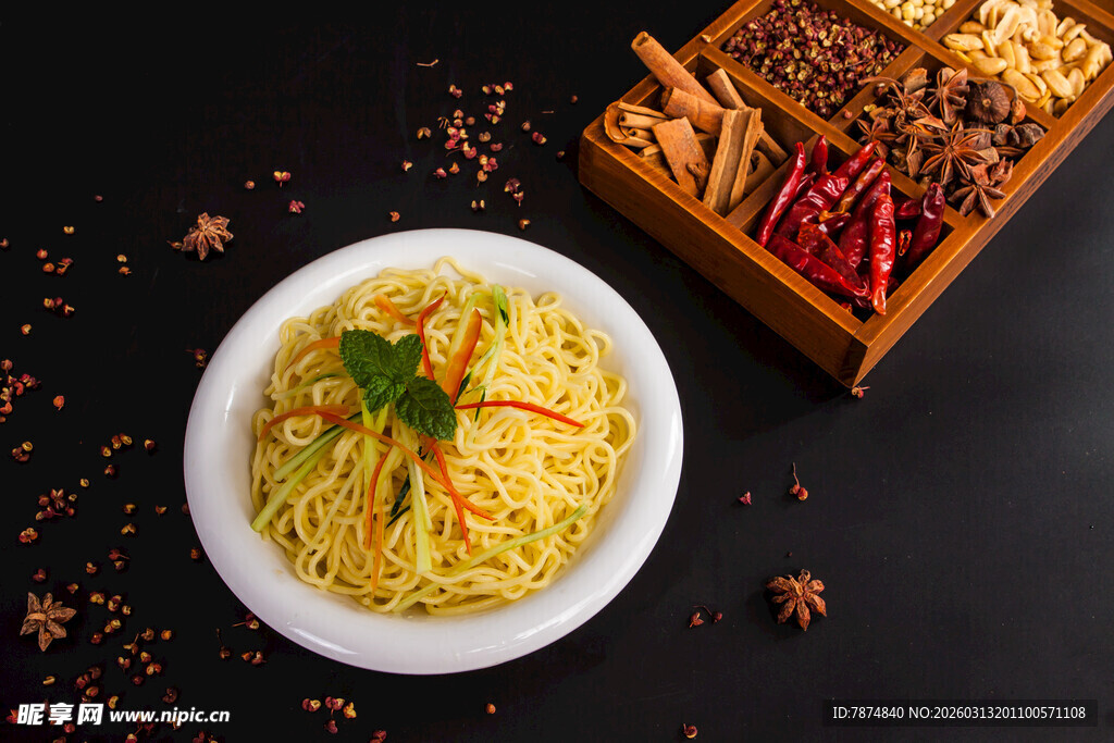 美味凉拌面 香料相伴