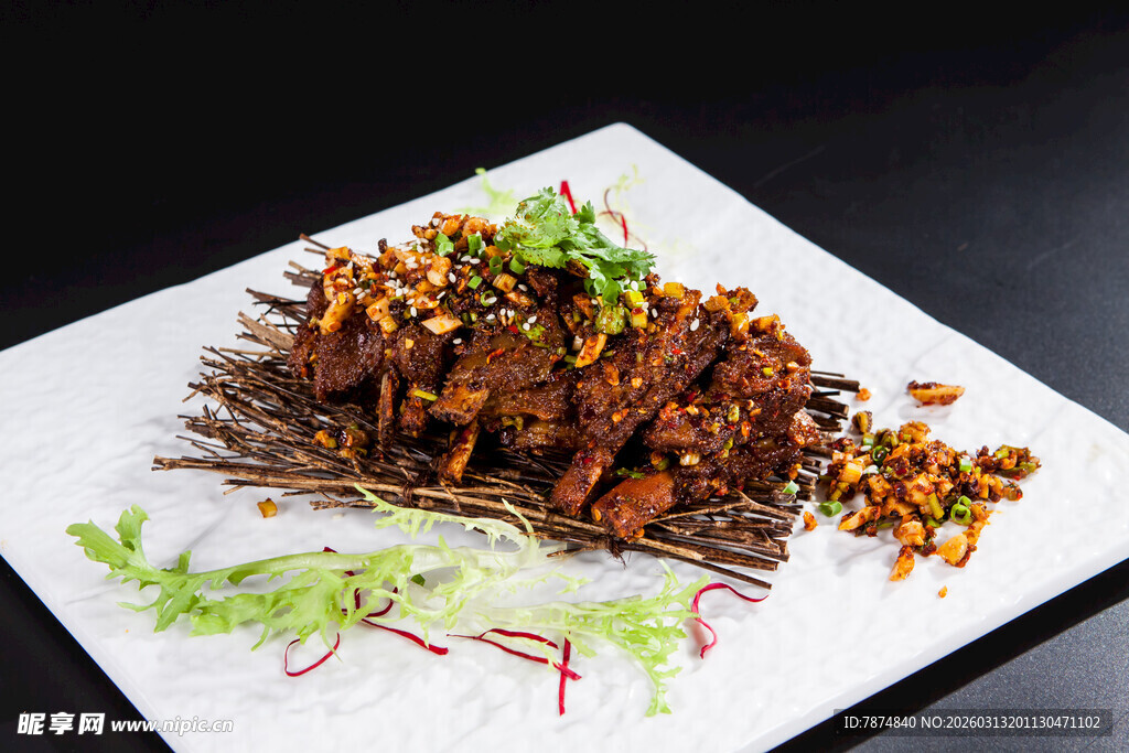 香辣牛肉干摆盘精致