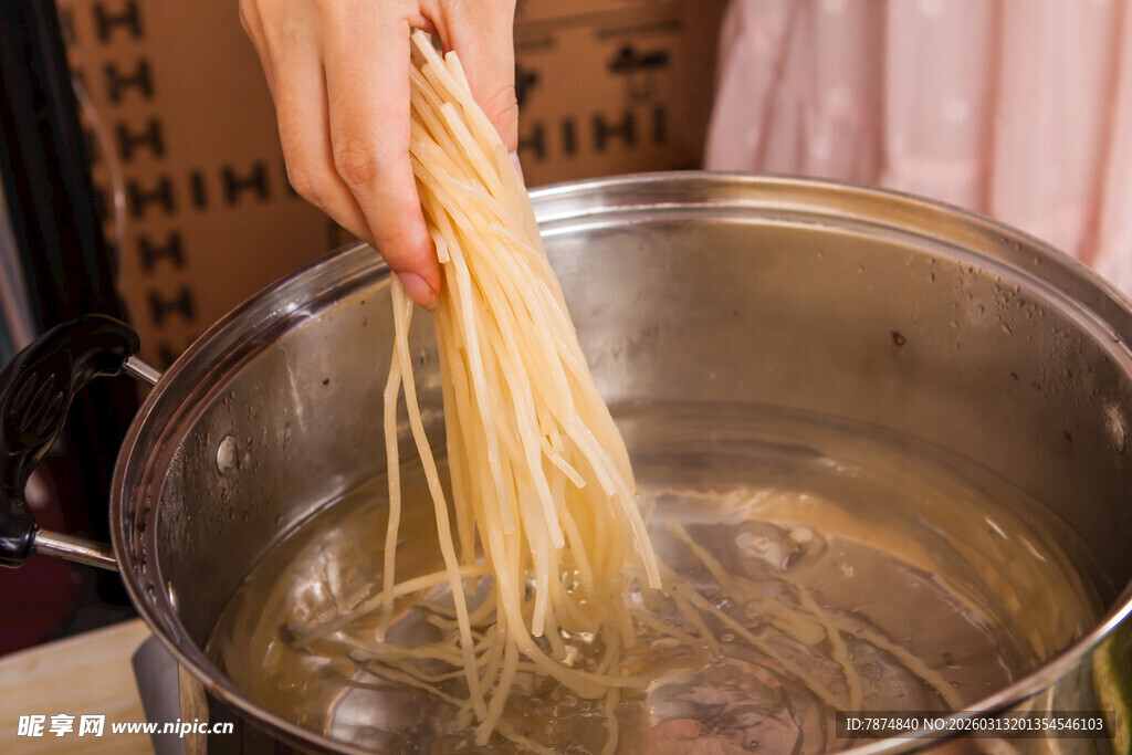 煮面条瞬间