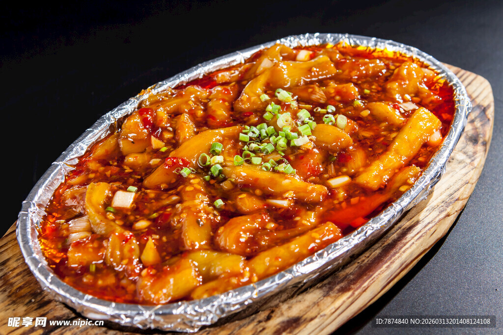 锡纸香辣鱿鱼蔬菜烤盘