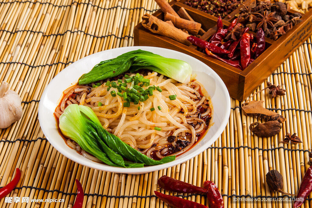 美味凉拌面 鲜香诱人