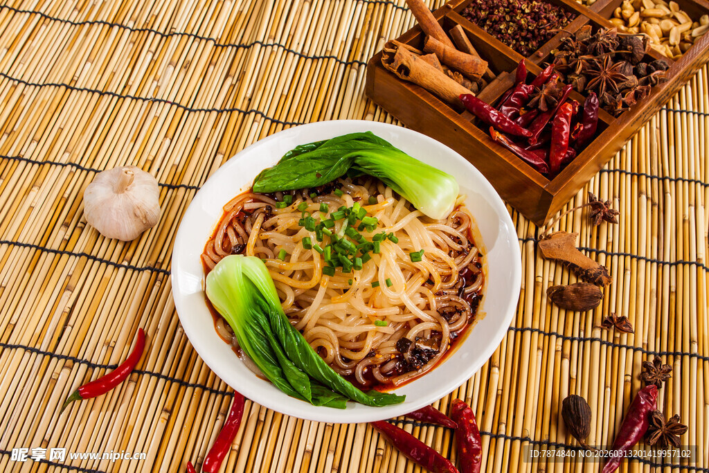 美味中式拌面 鲜香诱人