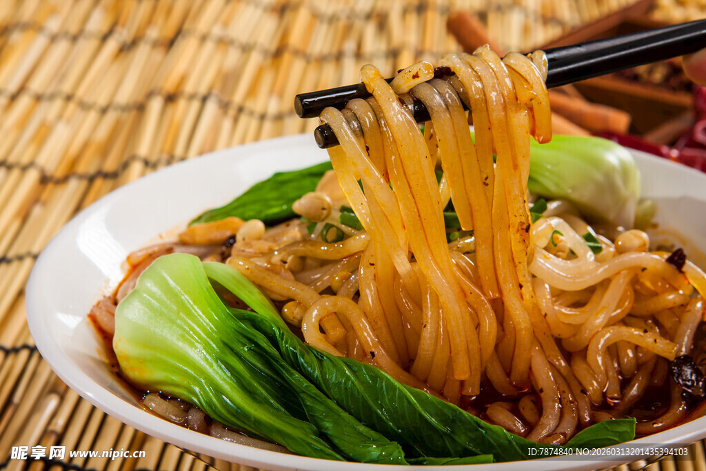 美味汤面 青菜面条好诱人