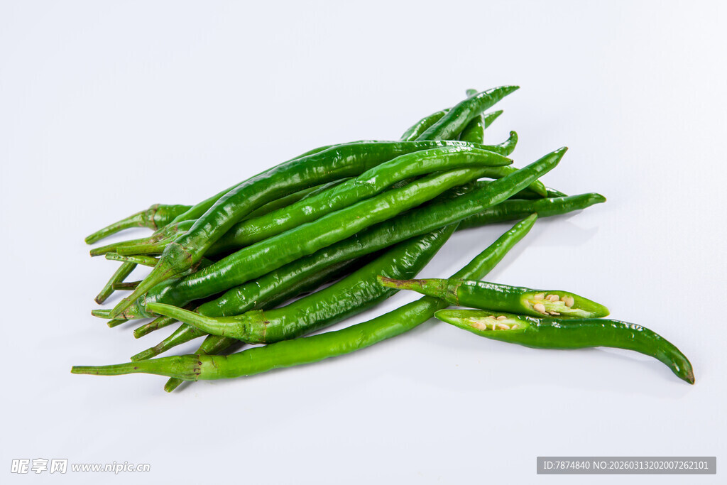 新鲜青尖椒堆叠