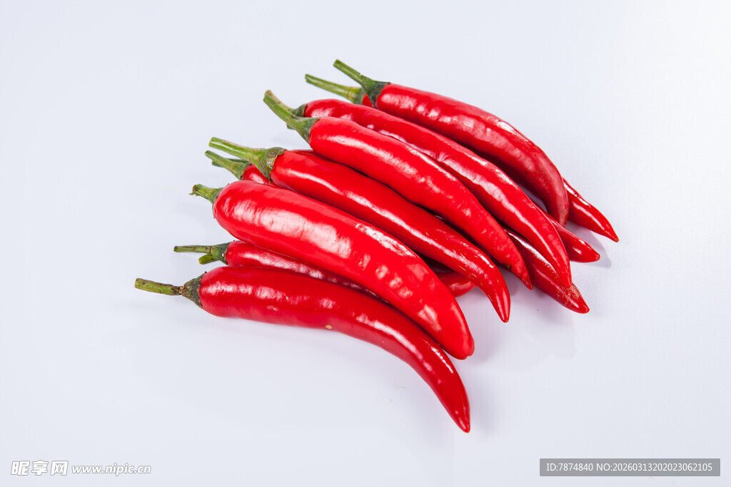 鲜红辣椒堆叠展示