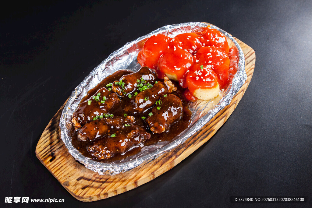 锡纸烤牛排配番茄