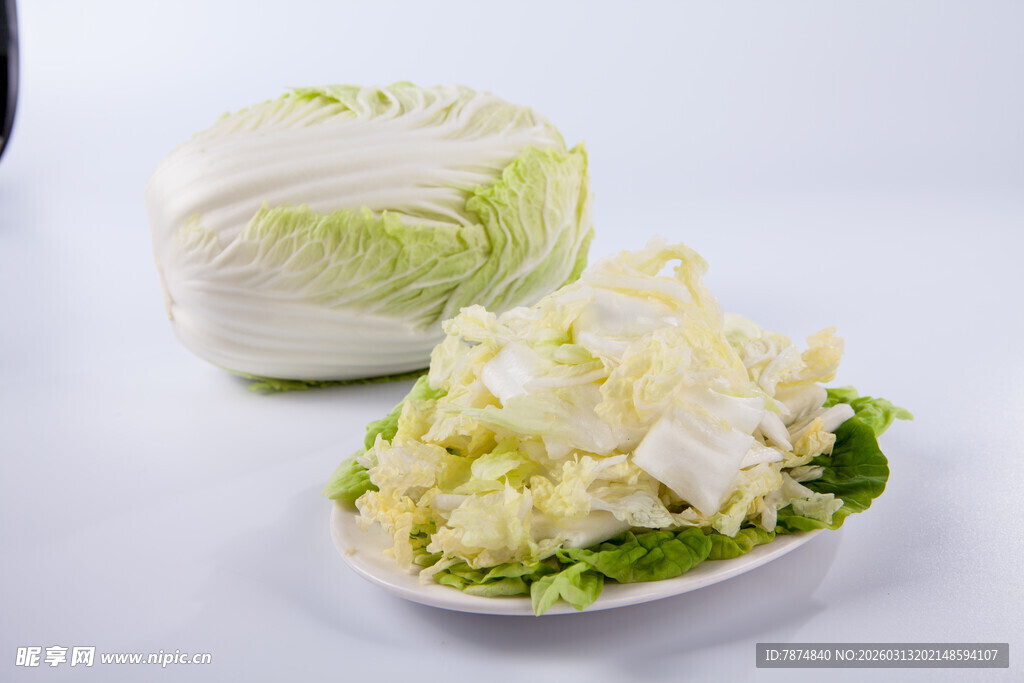 新鲜白菜 整颗与切块展示