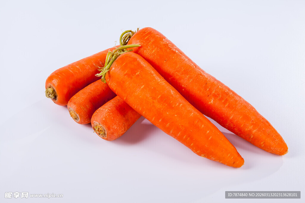 新鲜胡萝卜堆叠展示