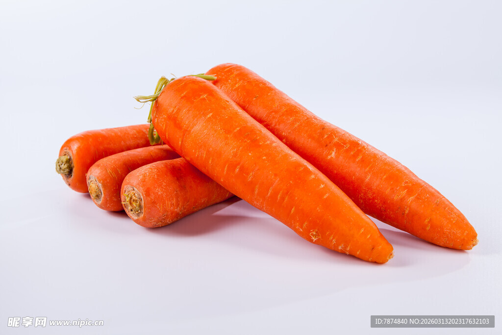 新鲜胡萝卜堆叠展示