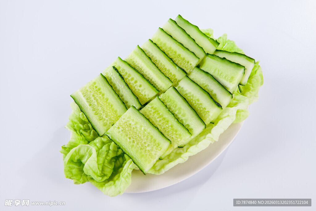 新鲜翠绿的黄瓜卷