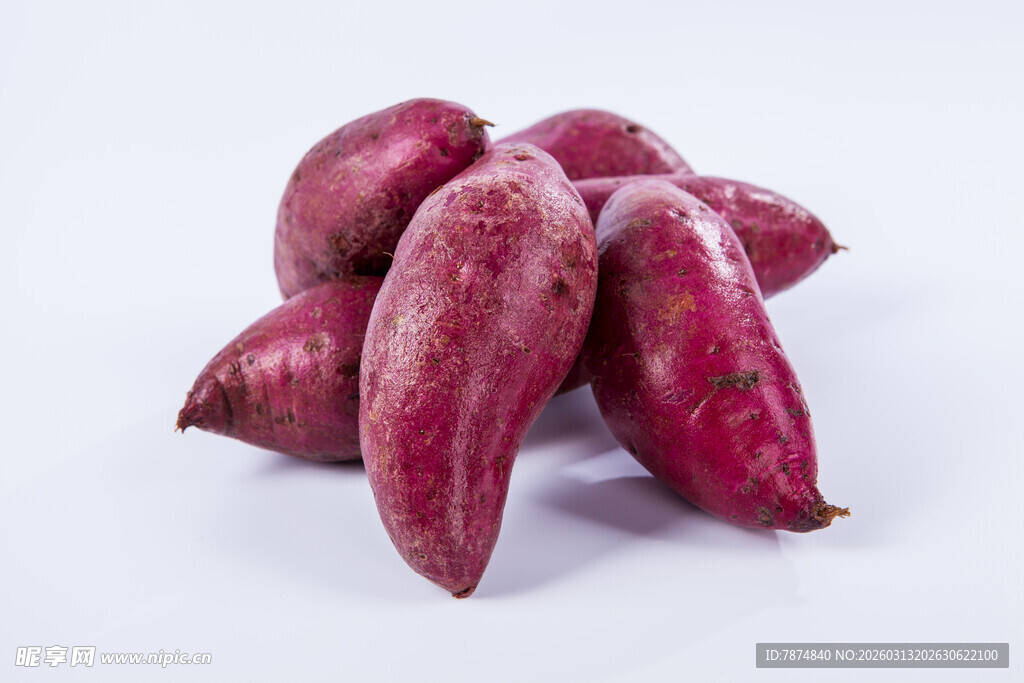 新鲜紫薯堆叠展示