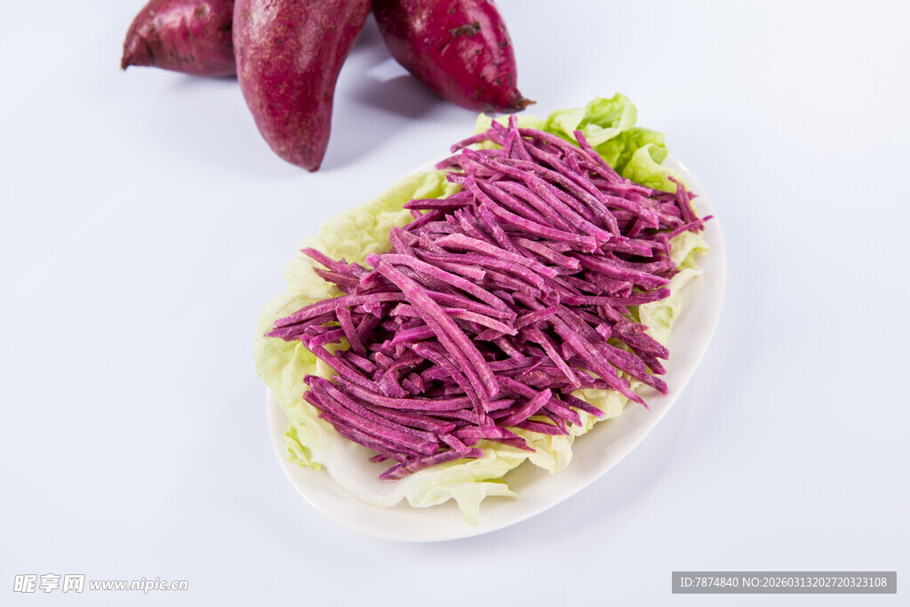 紫甘蓝凉拌菜 色泽诱人