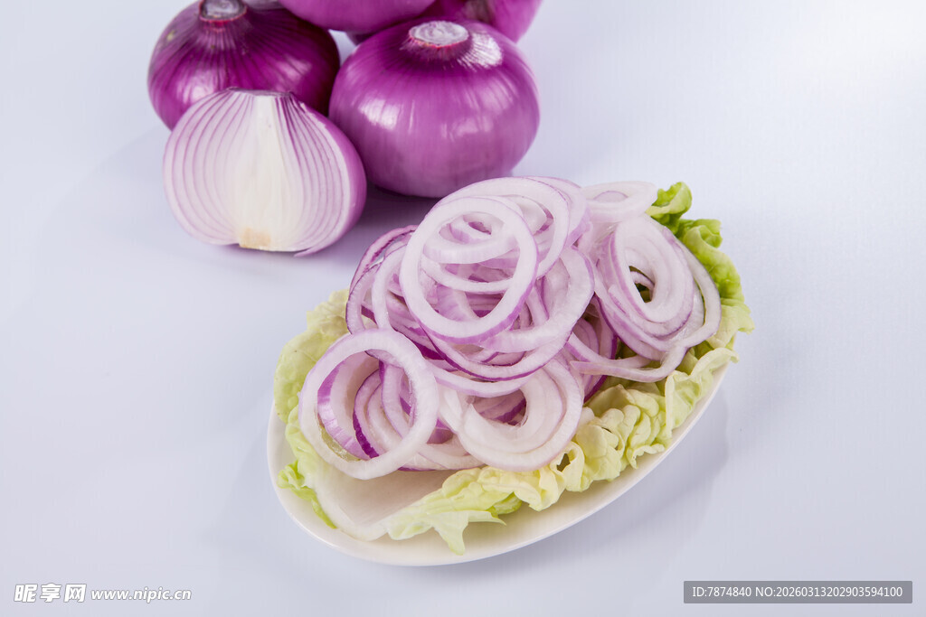 新鲜紫洋葱切片摆盘