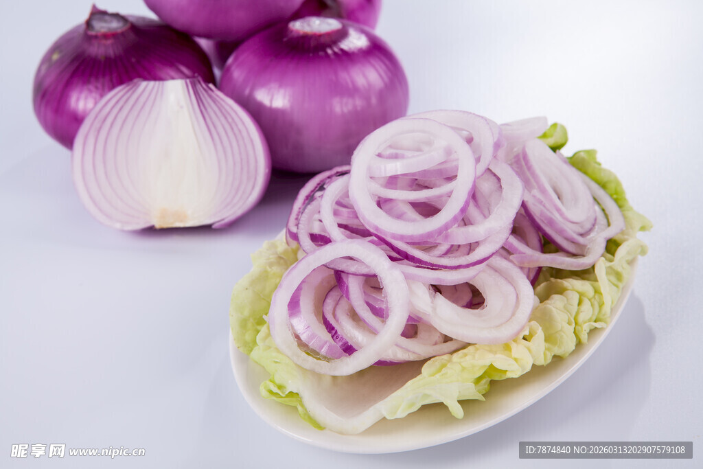 新鲜紫洋葱切片摆盘
