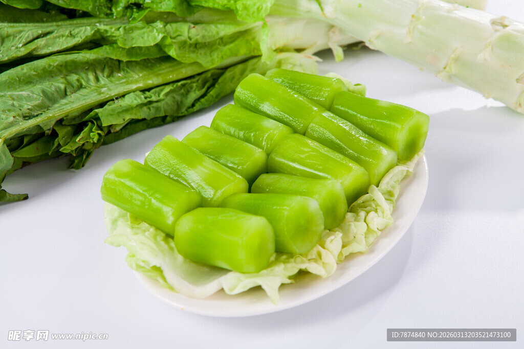 鲜嫩莴笋片摆盘展示