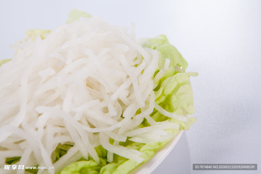 白菜配银丝 清爽食材组合