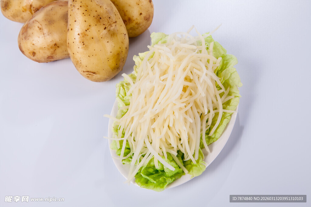 土豆丝生菜摆盘美食
